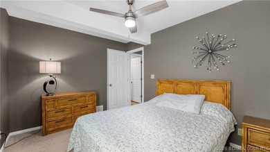 Outstanding lakeview condo in a beautifully maintained - photo 16
