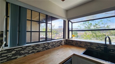 Location, Location, Location - a place to call home in La Jolla - photo 16