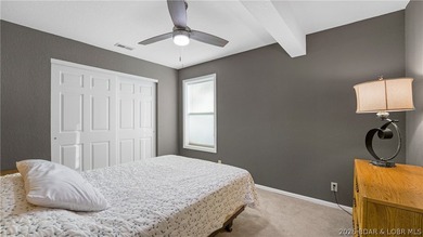 Outstanding lakeview condo in a beautifully maintained - photo 17