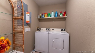 Outstanding lakeview condo in a beautifully maintained - photo 19