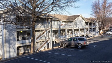 Outstanding lakeview condo in a beautifully maintained - photo 23