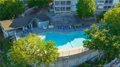 Outstanding lakeview condo in a beautifully maintained - photo 24