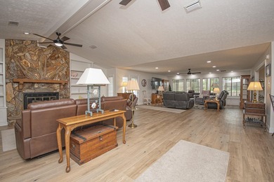 Welcome home to this beautifully updated ranch-style residence - photo 25