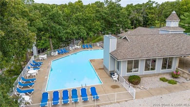 Outstanding lakeview condo in a beautifully maintained - photo 26