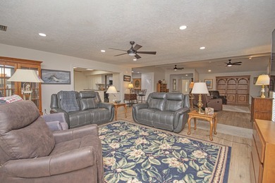 Welcome home to this beautifully updated ranch-style residence - photo 36