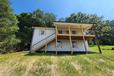 Just 2 years old! This one packs a punch! 1967 sq ft with 3 - photo 2