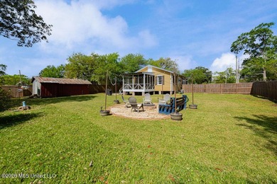 Welcome to this beautifully renovated 2-bedroom, 1.5-bath home - photo 16