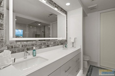 Fully Renovated 27th-Floor Beachfront Luxury Residence. This - photo 24
