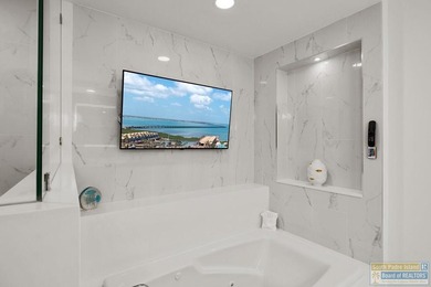 Fully Renovated 27th-Floor Beachfront Luxury Residence. This - photo 26