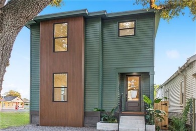 (private lake, pond, coastal) Home For Sale in New Orleans Louisiana