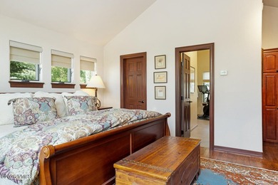 Mountain views, great outdoor living, and plenty of room for - photo 19