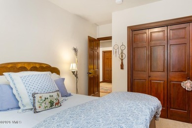 Mountain views, great outdoor living, and plenty of room for - photo 30