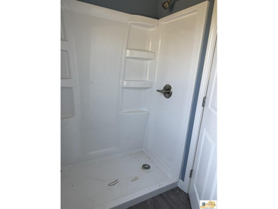 ATTENTION UNLIMITED POSSIBILITIES! 4 CABINS/2 FURNISHED/2 LOTS! - photo 8