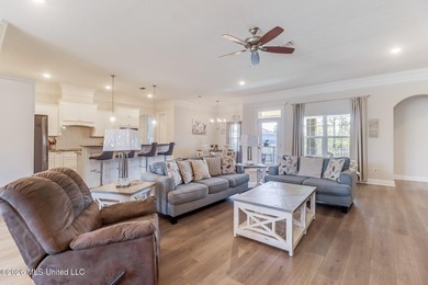 Welcome to your private retreat in the sought-after Palmetto - photo 6