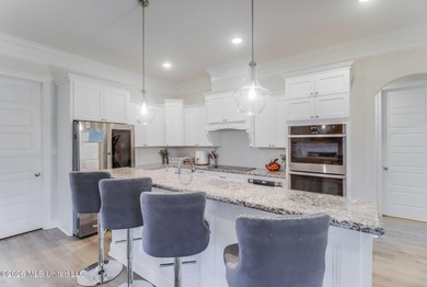 Welcome to your private retreat in the sought-after Palmetto - photo 7