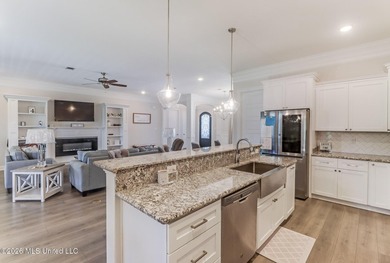 Welcome to your private retreat in the sought-after Palmetto - photo 8