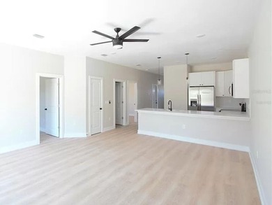 Newly upgraded with lots of natural light, this 3-bedroom - photo 6