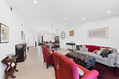 Welcome to this well-maintained 2-bedroom, 2-bathroom villa in - photo 4
