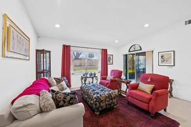 Welcome to this well-maintained 2-bedroom, 2-bathroom villa in - photo 5