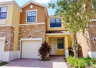 (private lake, pond, creek) Townhome/Townhouse For Sale in Orlando Florida