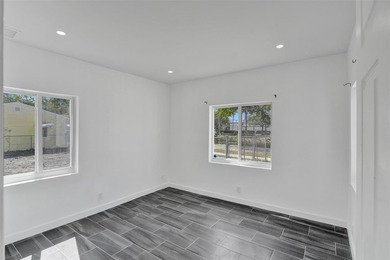 Bright, newly renovated 2-bed, 1-bath home plus versatile den in - photo 17