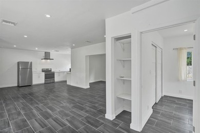 Bright, newly renovated 2-bed, 1-bath home plus versatile den in - photo 21