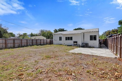 Bright, newly renovated 2-bed, 1-bath home plus versatile den in - photo 42