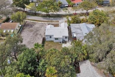Bright, newly renovated 2-bed, 1-bath home plus versatile den in - photo 47
