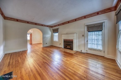 Charming 1930s English Cottage-inspired home where original - photo 3