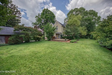 Charming 1930s English Cottage-inspired home where original - photo 6