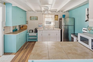 Welcome to 27 Benson Avenue - a charming beach cottage just - photo 12