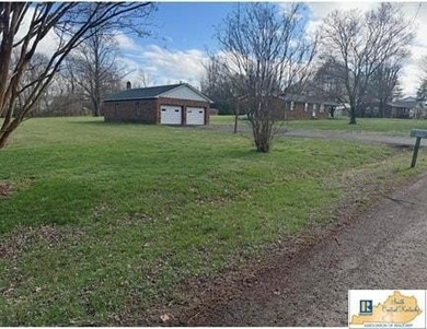 PRICE REDUCED MOTIVATED SELLER! Located in one of Clinton - photo 4