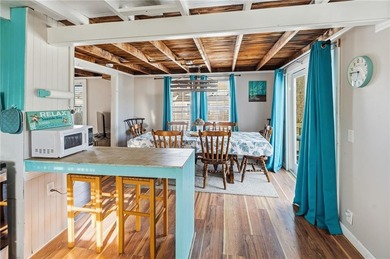 Welcome to 27 Benson Avenue - a charming beach cottage just - photo 17