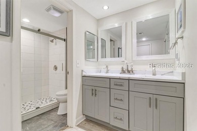 Beachfront townhome in Shorewood Villas offering 3 bedrooms and - photo 24