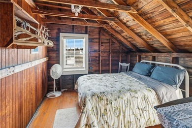 Welcome to 27 Benson Avenue - a charming beach cottage just - photo 25