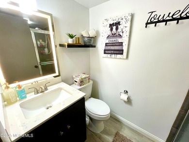This gorgeous contemporary split level is located on a quiet - photo 32