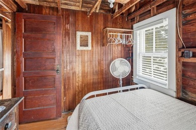 Welcome to 27 Benson Avenue - a charming beach cottage just - photo 32