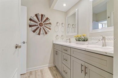Beachfront townhome in Shorewood Villas offering 3 bedrooms and - photo 37