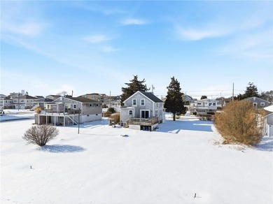 Welcome to 27 Benson Avenue - a charming beach cottage just - photo 37