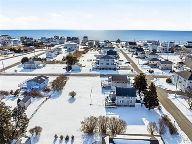 Welcome to 27 Benson Avenue - a charming beach cottage just - photo 39