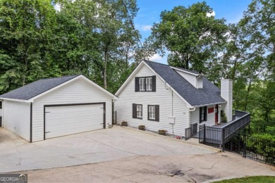 Lake Home For Sale in Dawsonville, Georgia