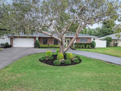(private lake, pond, coastal) Home Active Under Contract in Plantation Florida