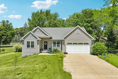 WELCOME HOME !! Fabulous Modern & Easy to Maintain 3 Bedroom 2 - photo 1