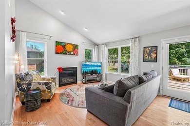 WELCOME HOME !! Fabulous Modern & Easy to Maintain 3 Bedroom 2 - photo 8