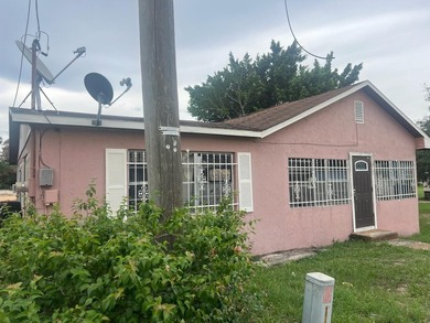 Lake Huntley Home For Sale in Lake Placid Florida