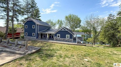 Experience luxury lake living at its finest in this stunning - photo 2