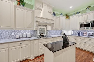 Luxury Living Near Lake Texoma | Custom-Built Estate on 1 Acre - photo 15
