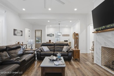 Stunning, like brand new home in Lake Caroline! This lovely Home - photo 7
