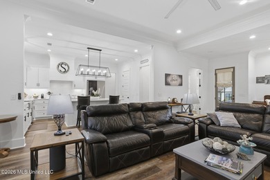 Stunning, like brand new home in Lake Caroline! This lovely Home - photo 8