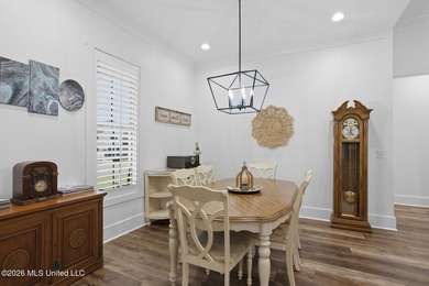 Stunning, like brand new home in Lake Caroline! This lovely Home - photo 9